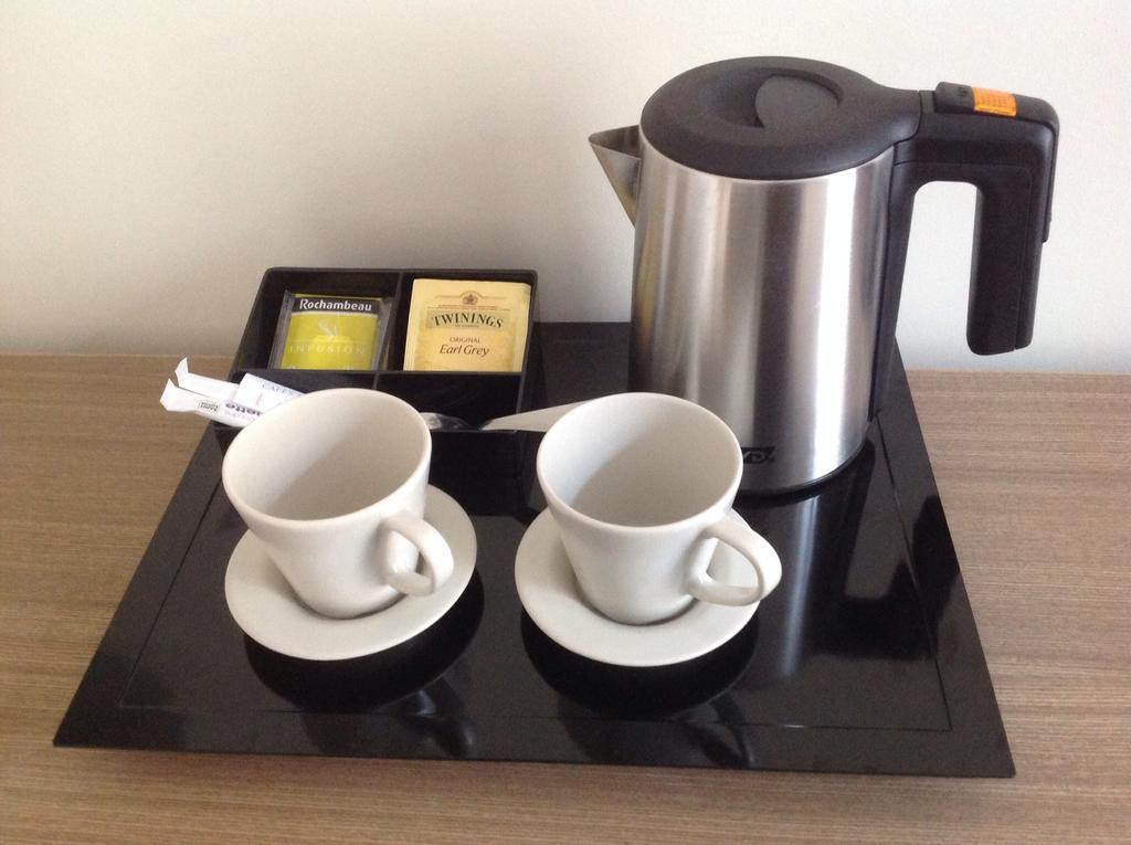 Hotel Central Авиньон Екстериор снимка