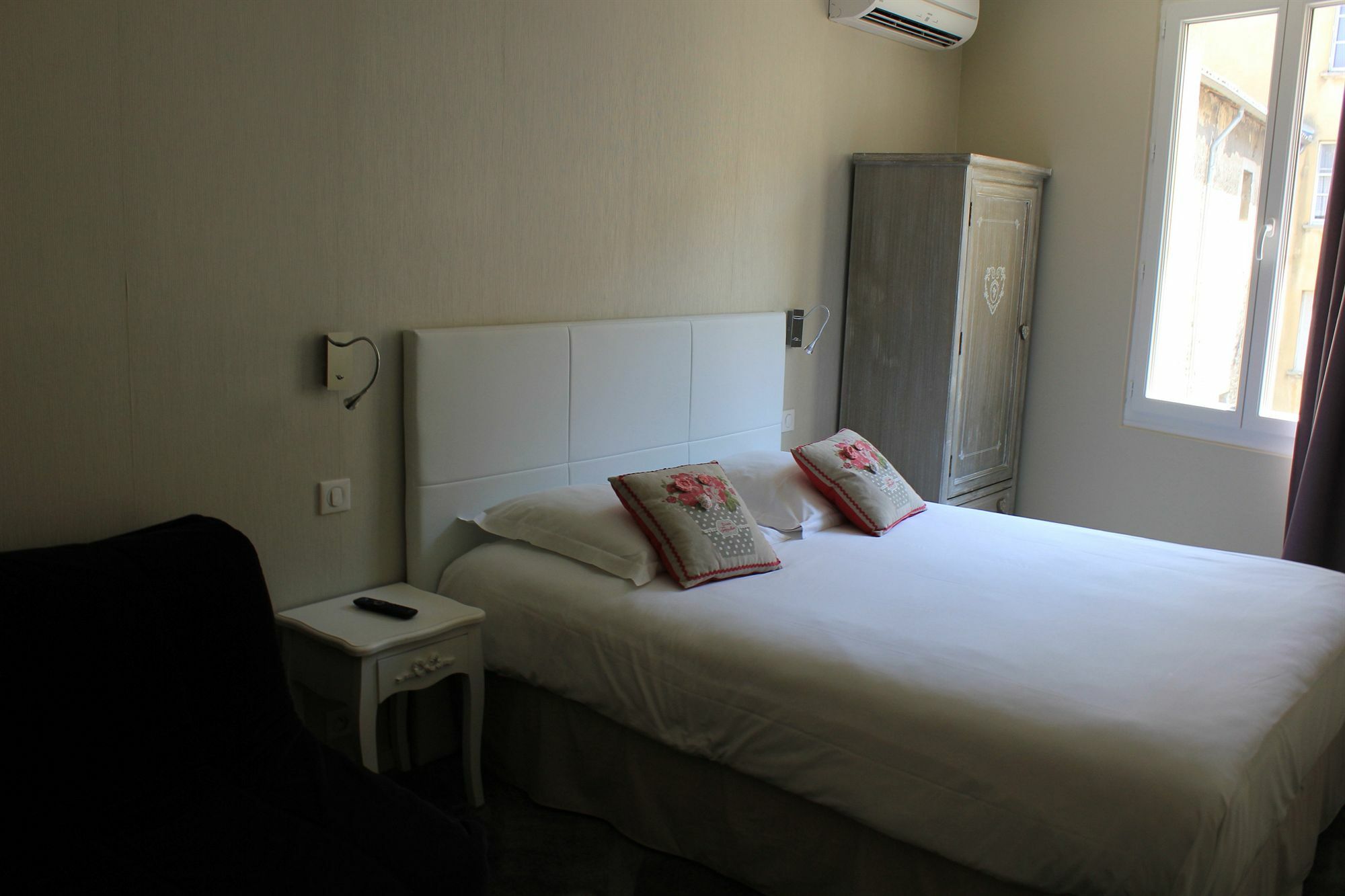 Hotel Central Авиньон Екстериор снимка