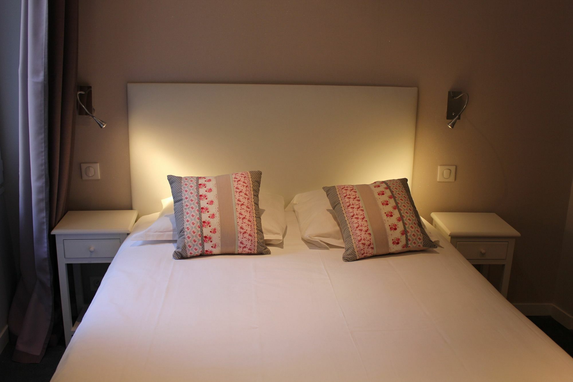 Hotel Central Авиньон Екстериор снимка